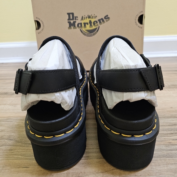 Dr. Martens VOSS WOMEN'S LEATHER STRAP PLATFORM SANDALS, size US 10 - Picture 4 of 11